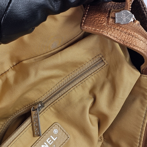 CHANEL Medium Paris-Biarritz Tote - Picture 7 of 9